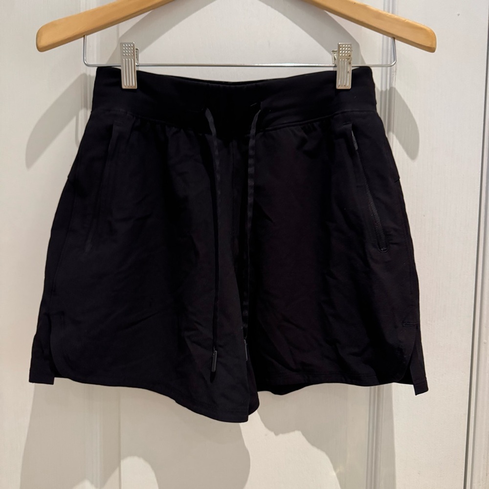 Lululemon Black License to Train High Rise Shorts 4"